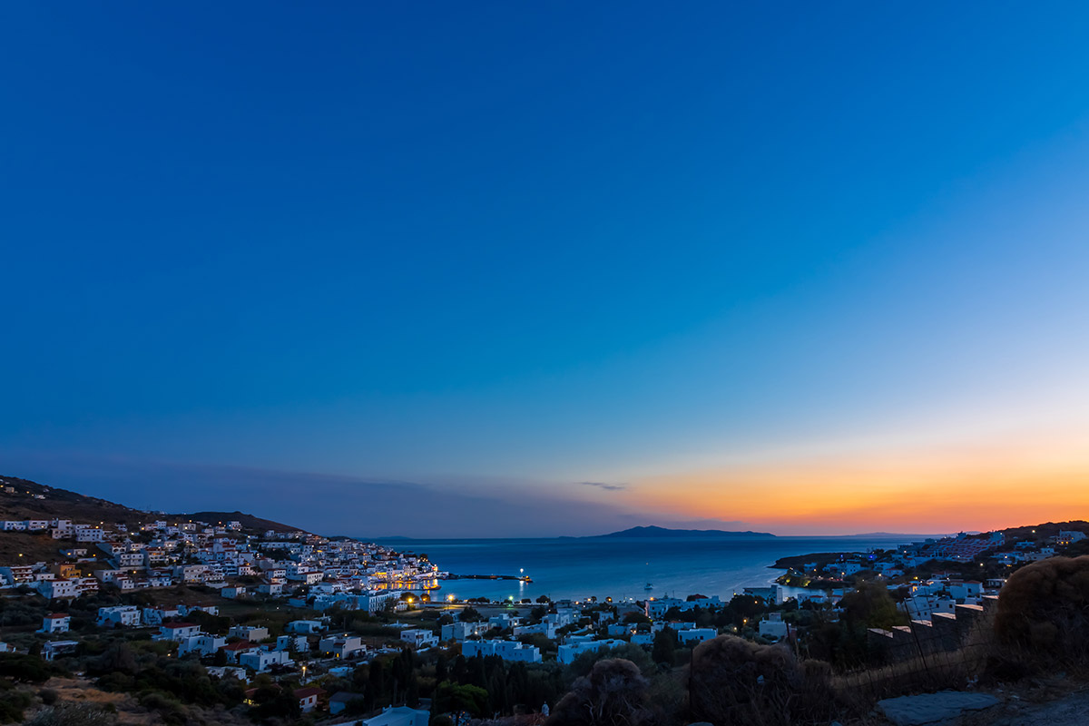 Η παραλία του Μπατσίου